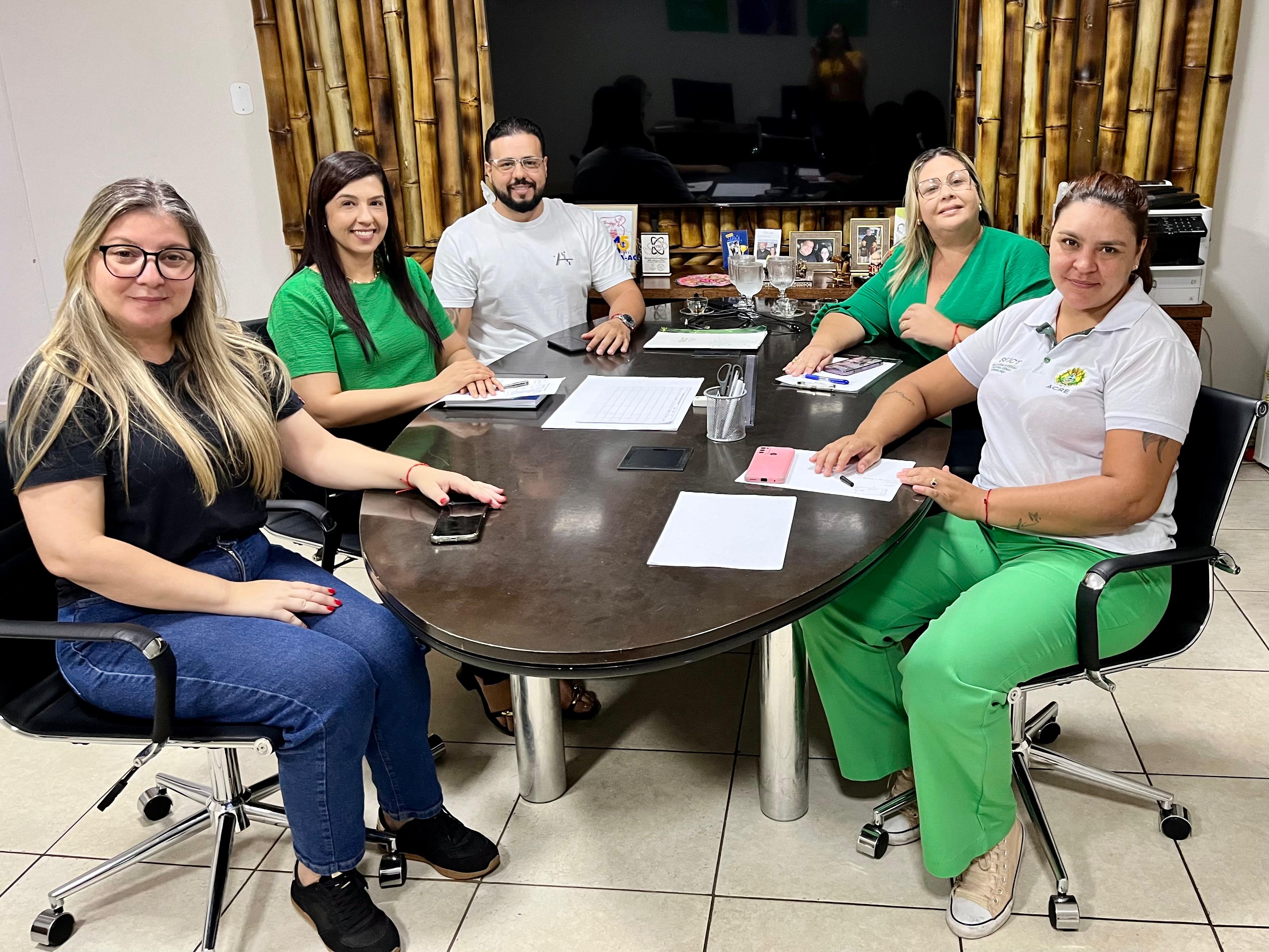 Governo do Acre estuda ampliar vagas para palestra de Zico, mas reforça prioridade em segurança e conforto